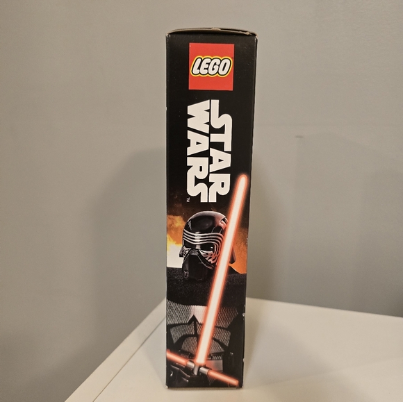 Lego Star Wars Kylo Ren buildable 75117 - Picture 4 of 8